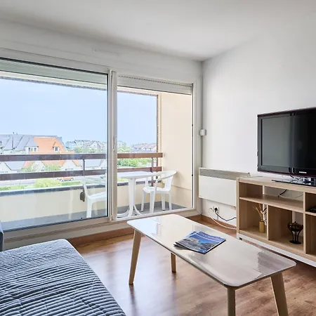 Les Hirondelles - 800 M De La *