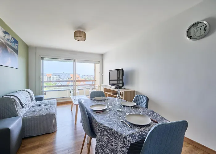 Les Hirondelles - 800 M De La *